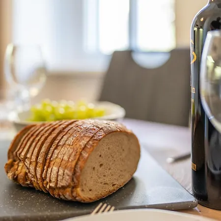 M&o Apartment, Zentral In Innenstadt-& Bahnhofsnaehe - Parkgarage * Graz