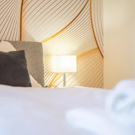 M&o Apartment, Zentral In Innenstadt-& Bahnhofsnaehe - Parkgarage *