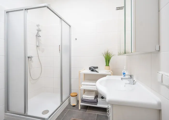 M&o Apartment, Zentral In Innenstadt-& Bahnhofsnaehe - Parkgarage Appartement